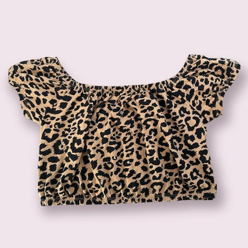 Hollister crop top Pattern Teen  - SIZE M - PRE OWNED